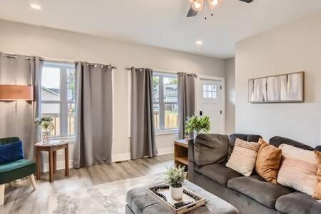 New Build 5 Min To Broadway Sleeps 10 Villa Nashville Exterior photo