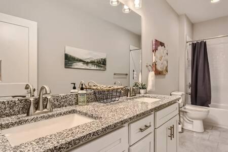 New Build 5 Min To Broadway Sleeps 10 Villa Nashville Exterior photo